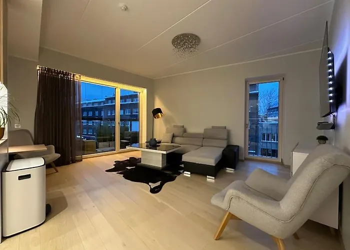 Cozy App - 400M From Historic Old Town City Centre